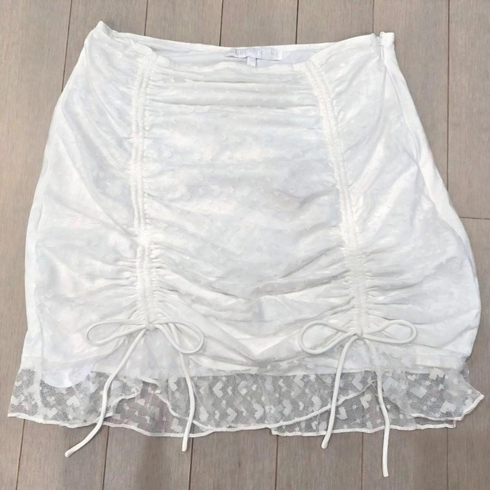More To Come White Lace Ruched Mini Skirt Heart Pattern Coquette Size S NEW